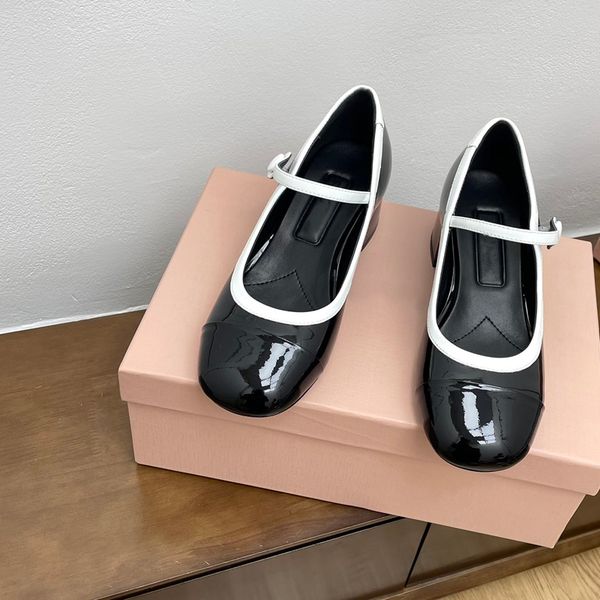 2025 Janes Shoes Sapatos Classic Patent Leather Fashion Comfort Color Comparating Sapatos únicos frete grátis