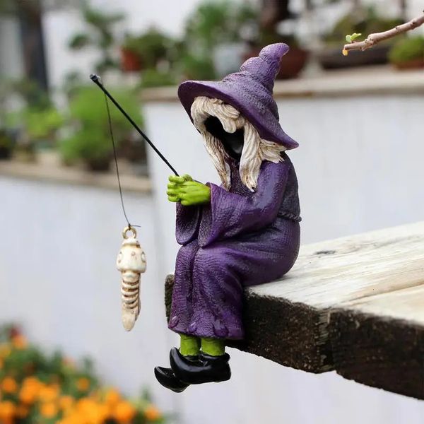 Garden Witch Statue Small Doll Decoration Faceless Desk Ornament Unique Resin Halloween Figure In Fishing Posture y240517