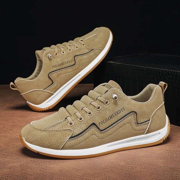 Esportes de tênis casuais para homens 2024 Spring Autumn Lace-up Men's Outdoor Sport Rogging Retro Vulcanized Shoes