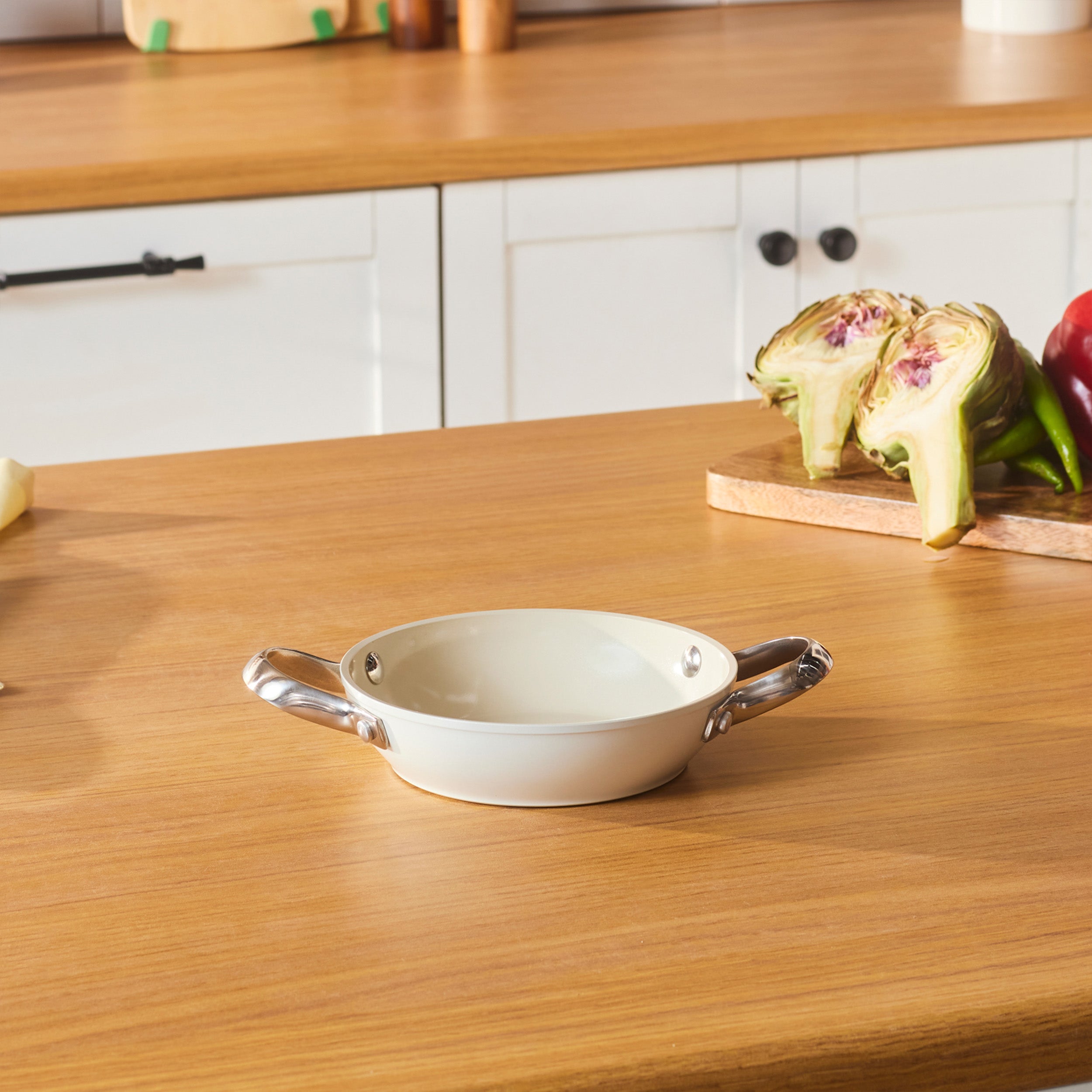 Karaca Swiss Crystal Almond Cream Handle Flache Kasserolle 16 cm