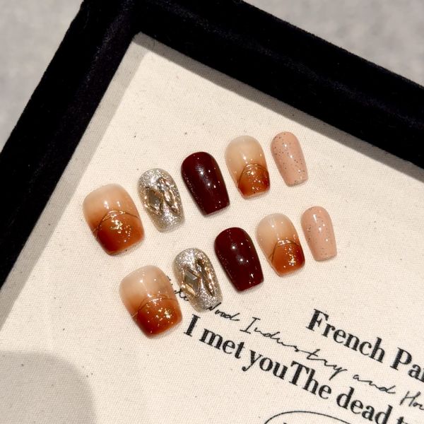 Nail Art Autumn-Winter Caramel Color Handmade Wearing Nails, Small and Popular, Whitening Short, Detachable Fake Nail Stickers
