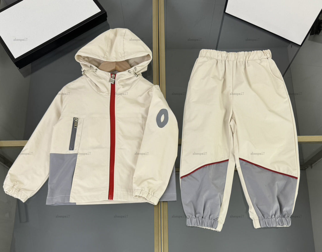 Top kids coat set Red zipper design tracksuits baby two-piece set kids designer clothes jacket and sweatpants A941X26N000