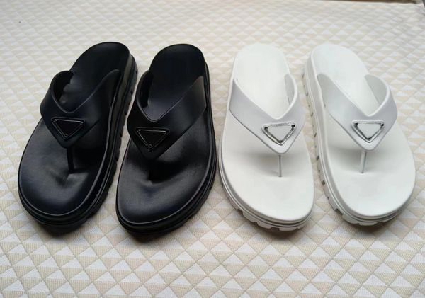 Designer Shoes fashion Platform Rubber Thong Sandals slippers luxury leather Men Women Casual Flip flops Triangle mark Beach slippers Size 3
