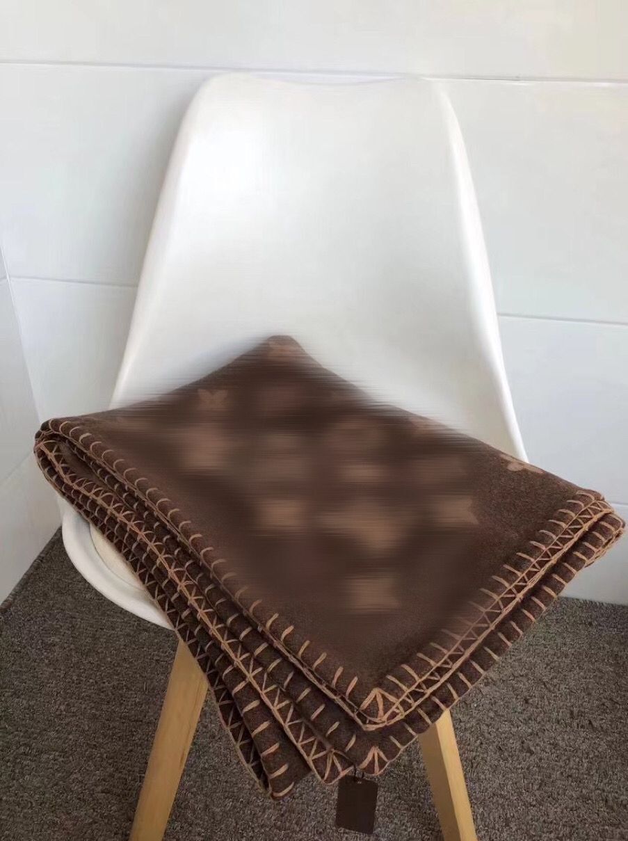 Design Real Wool Cashmere Signage Blankets classic pattern Come with Tags Throw Blanket top quality and large size 170*140cm for Bed Sofa Autumn Win