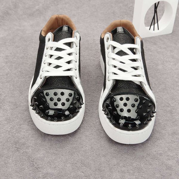 Original Brand Rivets Mens Shoes Korean fashion Flat Lace up co mfortable skate shoes personality casual sneaker 2024