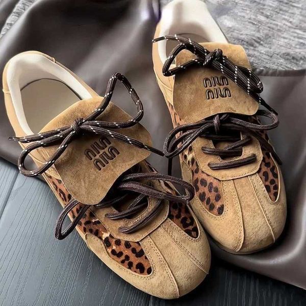 Autumn Brown Leopard Print Womens Vulcanized Shoes Flat Lace-up Sport Shoes Outdoor Non-slip Casual Comfortable Women SneakersC241119