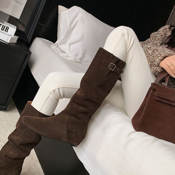 Designer Outdoor Shoes, Leather Boots, Women&#039;s New Autumn And Winter Short Height, Pointed Retro Versatile, Slimming Boots, Niche Trend