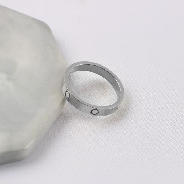 Hot Classic Love Designer Titanium Steel Jewellery Men and Women Couples Ring Wedding Day Day's Gift Never manchar largura não alérgica 45