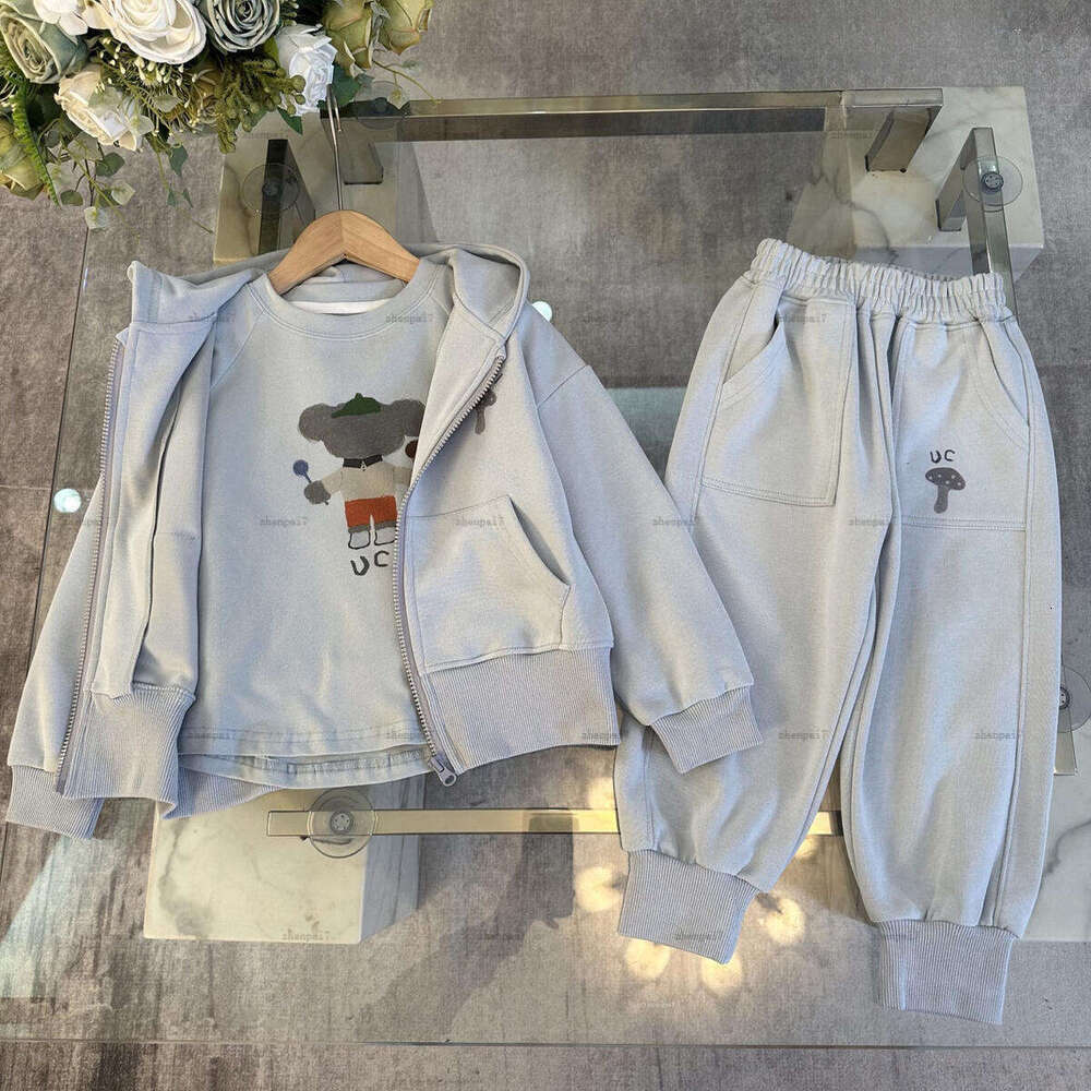 Top baby Coat set Black design Tracksuits Kids designer Clothes Autumn Round-neck hoodie jacket and sports pants A00X26N268