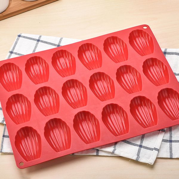 Baking Moulds 18 Food Grade Madeleine Silicone Shell Cake Pan Mould Bakeware Tools kitchen cute utensils accessories tools 221118