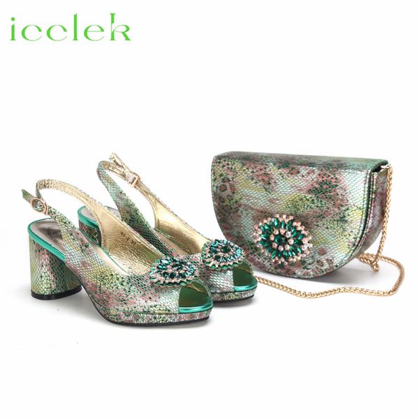 Peep Toe Snake Pattern Shoes de festas com bolsas combinando em verde