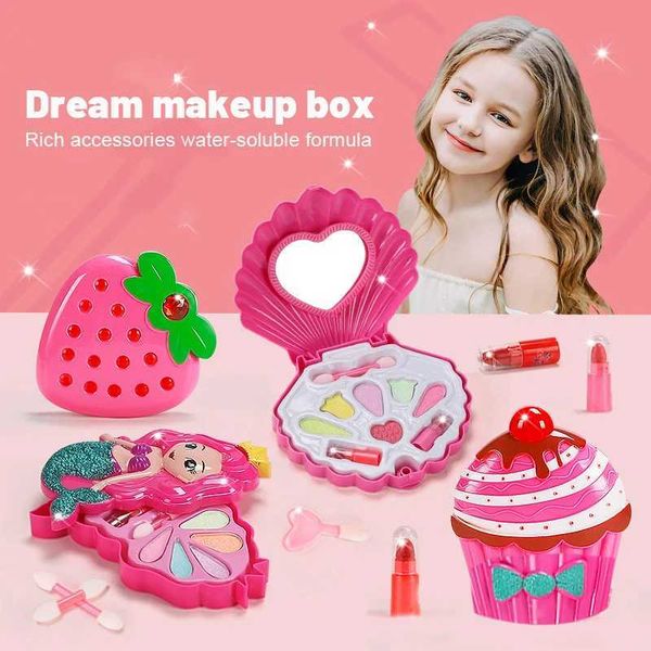 Simulated girl pretending to be a princess makeup toy playing house childrens cosmetics lipstick eye shadow set childrens party role play ga