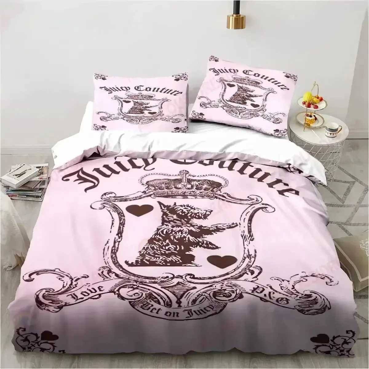 Bedding sets Juicy Couture Crown Bedding Set Music Band Excavator Sheet King Twin Double Child Bedding Set Mircofiber Polyester Duvet Cover H250113