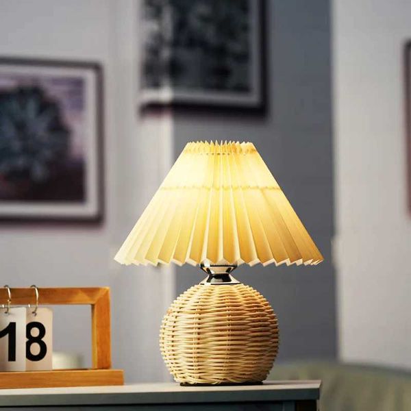 Vintage Rattan Table Lamp Nordic Pleated Table Lamp for Living Room Study Bedside Lamp Table Decor Light Z250211