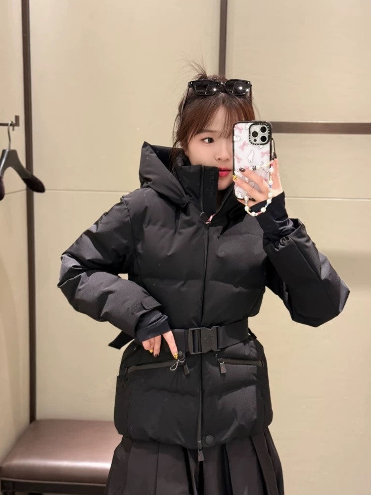 2025 Autumn Winter Down Women&#039;s Jackets Zipper Hooded Sash Letter Print Pockets Woman&#039;s Coats Short Thin Outerwear JMSMKWD25002