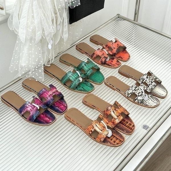 2023 designer womens shoes womens slippers flat slippers sandals Summer printed lightweight outerwear fashion womens brand beach slippers ge