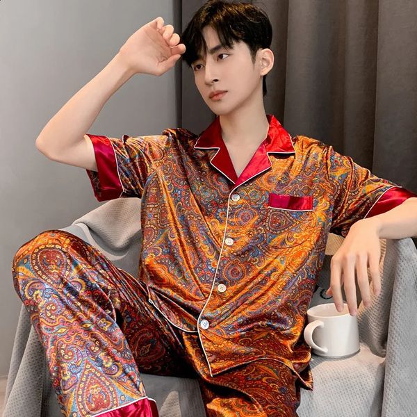 Desenvolvimento de roupas de sono de alta qualidade para masculino Summer Ice Seda de seda curta Slim Fit Satin Casa Clothing Spring e outon
