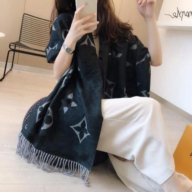 Designer Luxury Scarf Cashmere Thick Shawl Women Long Winter Wram Pashmina Long Wraps Hijab with Tassel Bufanda Foulard with box gift high quality