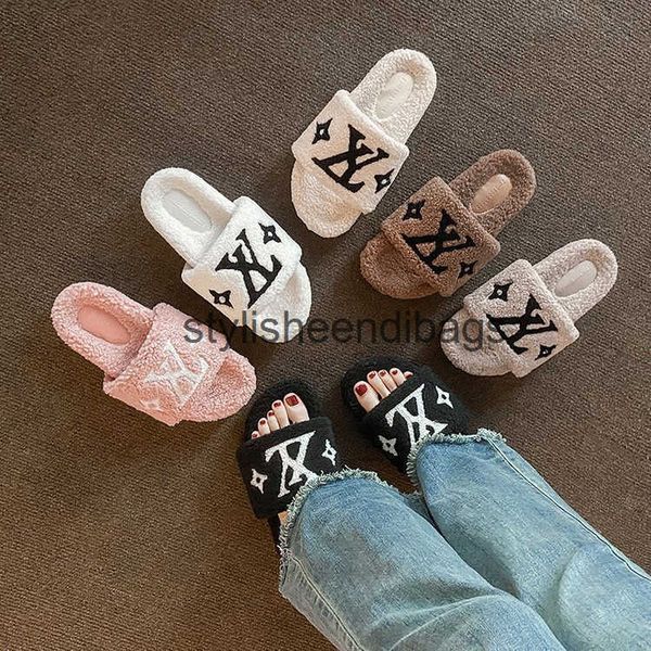 Slippers Thick soled black fur slippers for women suitable for and outdoor wear fur shoes in single trendy style plush slippers H241219