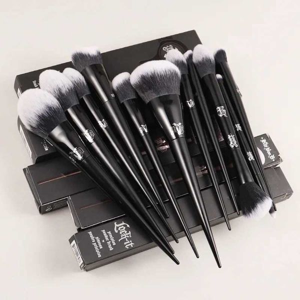 Kat Von D Makeup Brushes Blusher Powder Foundation Concealer Eye Shadow Blending Cosmetic Concealer Beauty Soft Branded Brush M240820