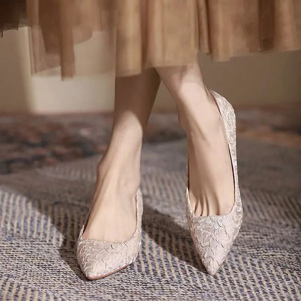 Plus Size 35-43 Womens Pumps Pleated Velvet Boat Shoes Pointed Toe Low Heels Dress Shoes Thin Heels Office Lady Shoes 9969N 240927