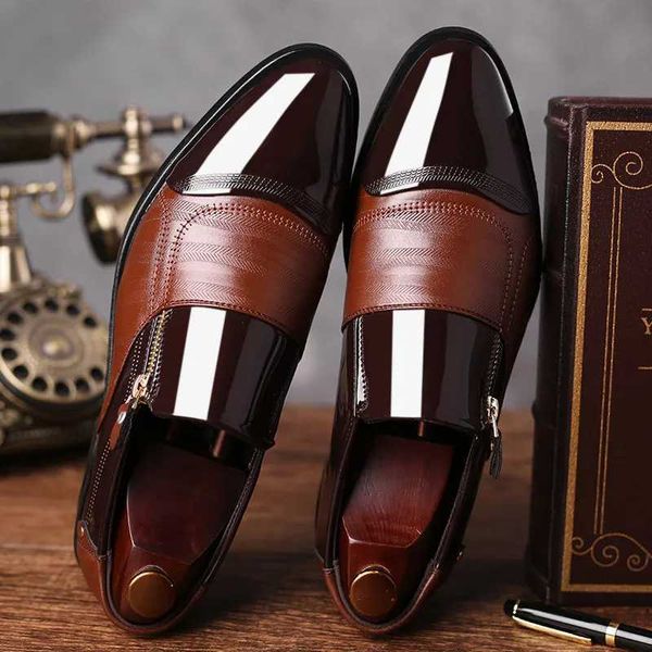 Sapatos de vestido masculino clássicos da moda elegante sapatos de casamento formal Men escorregarem no escritório Oxford Shoes for Men Blac