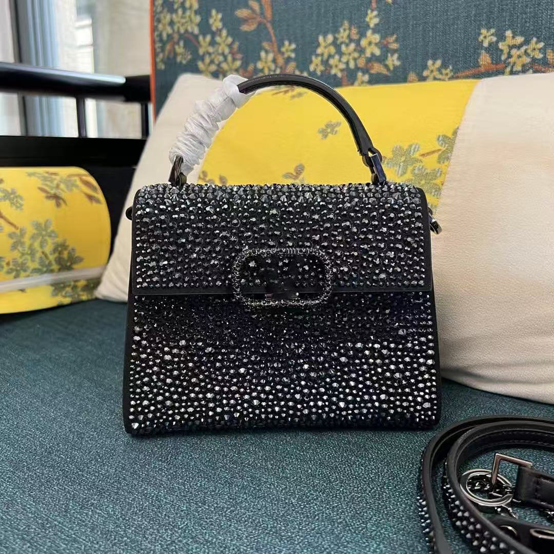 Premium designer quality stylish and durable designer style shiny shoulder handbag suitable for women&#039;s daily going out evening bag