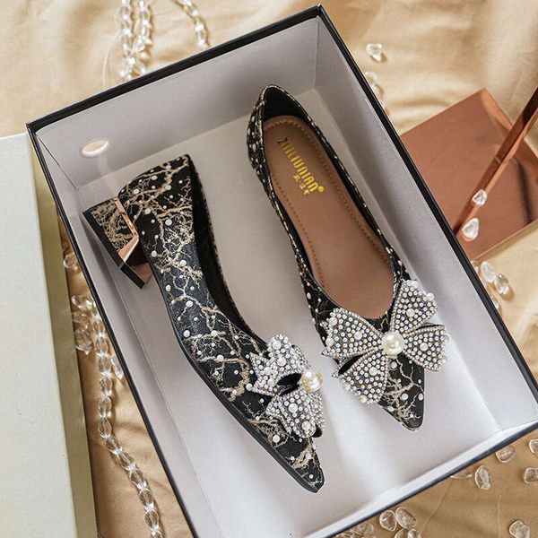 Women Shoes planos Ballet Flats Autumn Novo quatro folhas de trevo único moda de moda versátil point point diamante