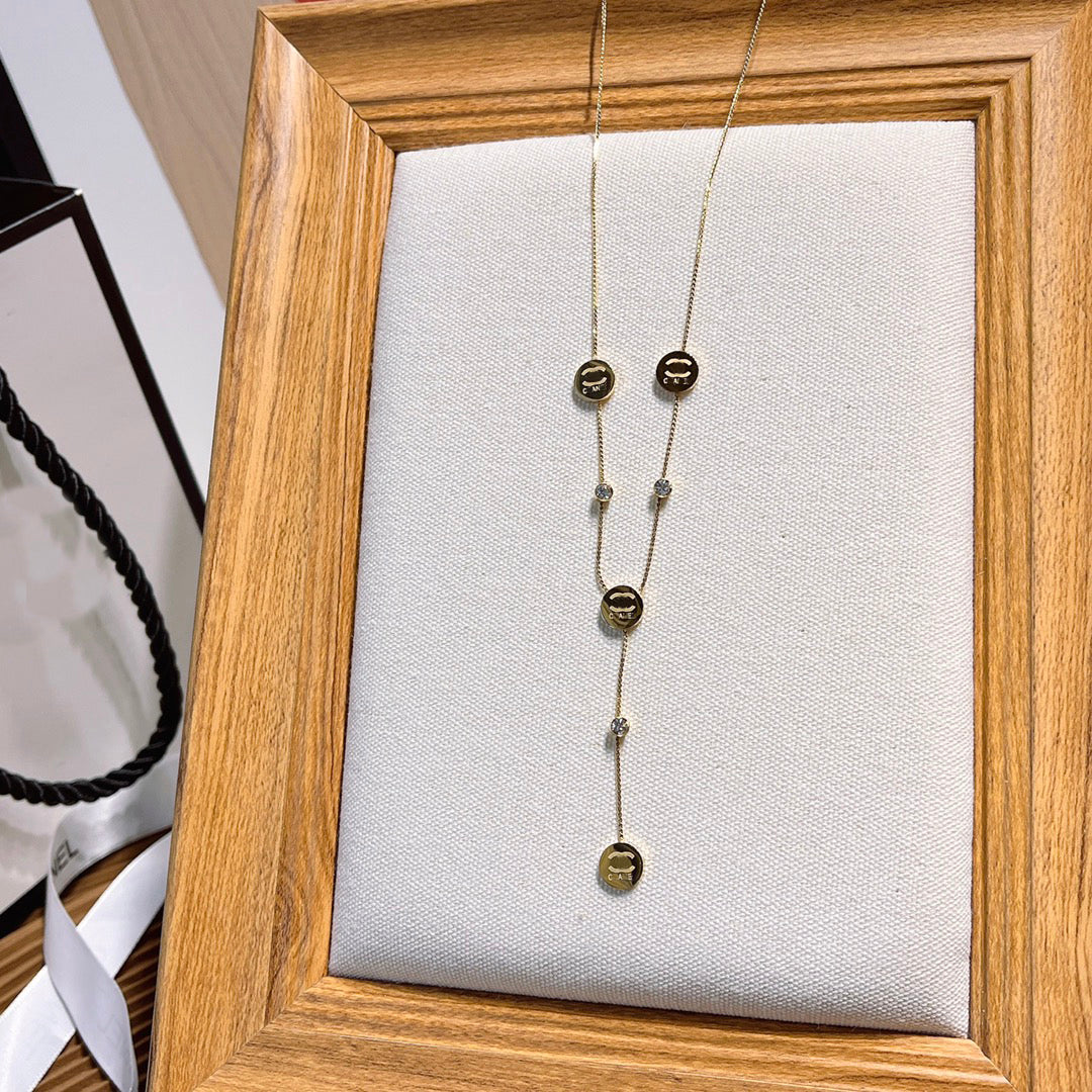 Luxury Designer Necklace Pendant Choker Rope Chain Women Asymmetric Chain 18K Gold Plated Stainless Steel Letter Pendant Necklaces For Women Jewelry