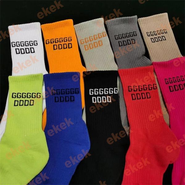 Fashion Mens Socks Classic Letter Breathable Socks Football Basketball Sports Socks Casual Socks Trend Sports Socks Youth Socks