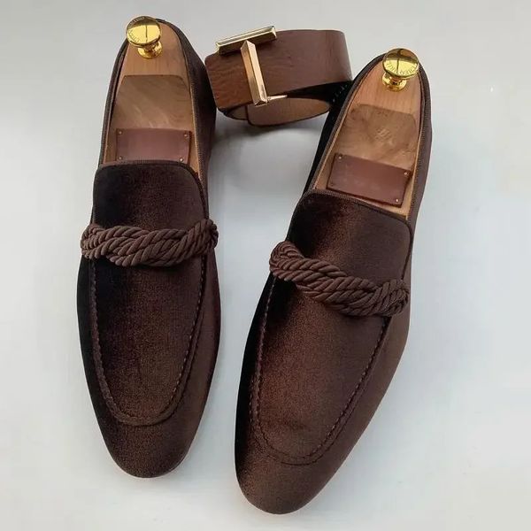 Fashionable mens Loafers classic British style suede deer casual dress Brooch twisted personality small leather shoes 2024 240930