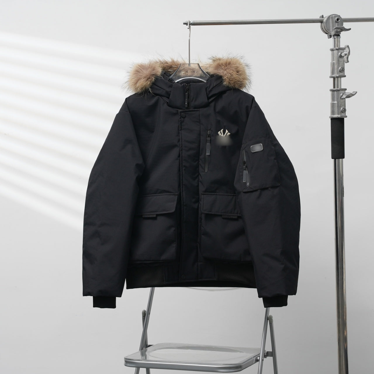 The designer offers long and short down jackets for both men and women in winter. The classic m series is fashionable and youthful