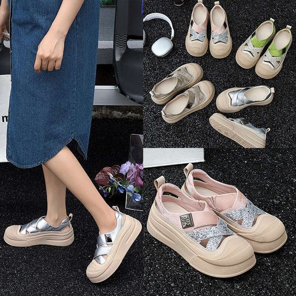 Beach hollowed out casual sandals 2024 flat bottomed white women&#039;s soft non tiring feet, versatile in summer, thick sole, breathable an