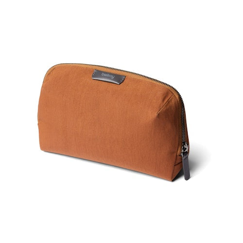 Bellroy Desk Caddy Tech organizer and flexible carryall pouch Bronze