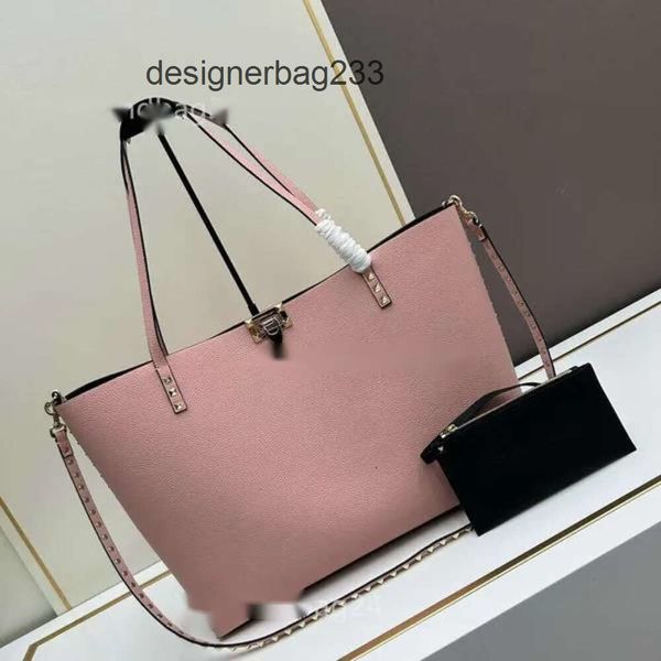Designer Vo Stud Womens T Bag Bags Crossbody Rock Totes 2024 Shoulder V Large Capacity Rivet Handbags Tote Leather New Handheld CFO1