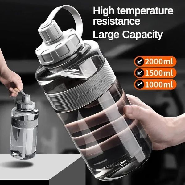 Raminada de água grande de 2 litros com palha 2L1.5L1L0.6L Capacidade de grande capacidade Ginásse escolar Garrafas de bebida BPA Fitness 25