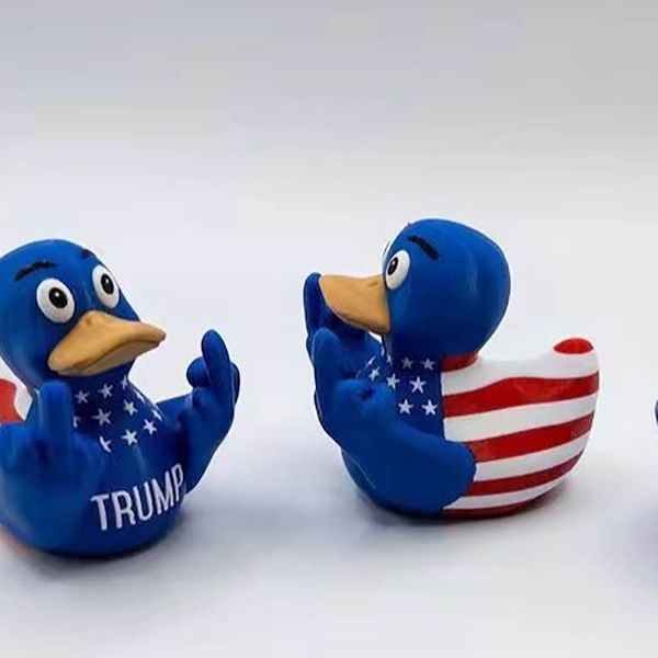 Creative PVC Trump Favor Middle Finger Duck Bath ating Water Toy Party Supplies Funny Toys Gift Blue