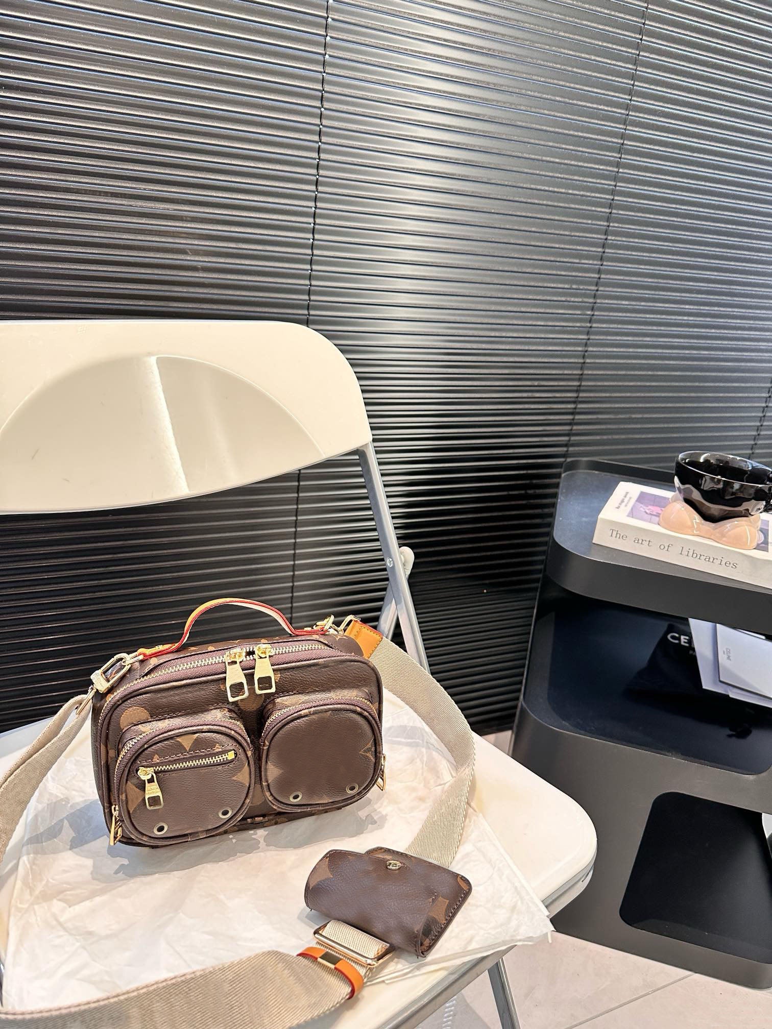 2024 New utility crossbody genuine leather designer Digital camera for women and mens clutch handbag brand shoulder bags tote bag M80446