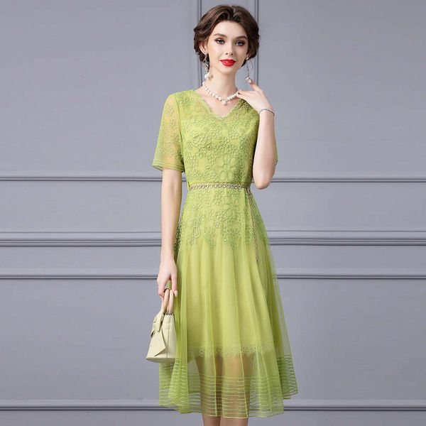 French Romantic Green Mesh Skirt Summer Exquisite Heavy Industry Embroidery Waist Swing Dress Noble Temperament Bifurcated Self-cultivation