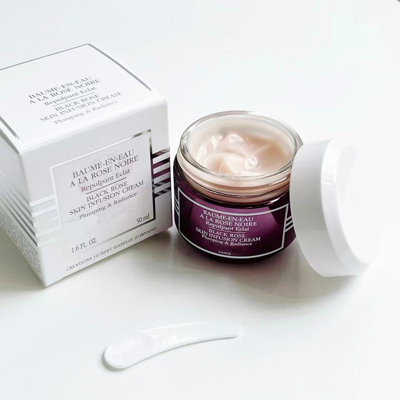 The effective ingredients in high-quality black rose face cream and lotion can be better absorbed by the skin