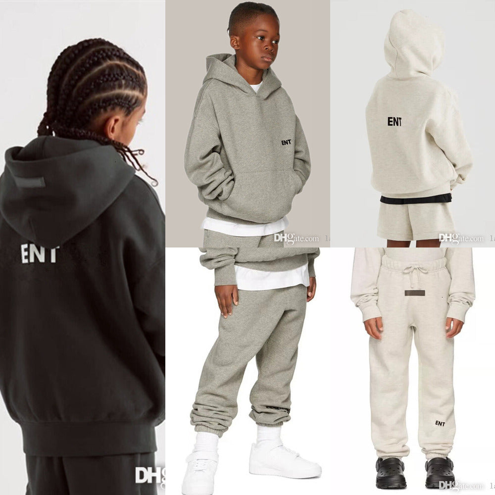 Autumn Winter Kids Designer Clothes Tracskuit Leisure Loose Sports Sweatsuit Two Piece Set Long Sleeve Hoodie And Casual Trousers Childrens Clothing