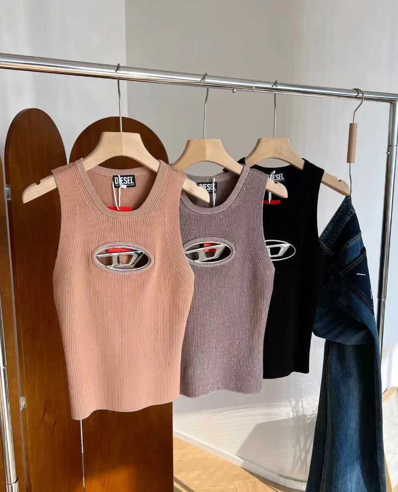 High Version Spot Women&#039;s Tanks Camis Hollowed Out Metal Round Label Knitted Chest Wipe Vest Female Chic Chic Spice Girl Top