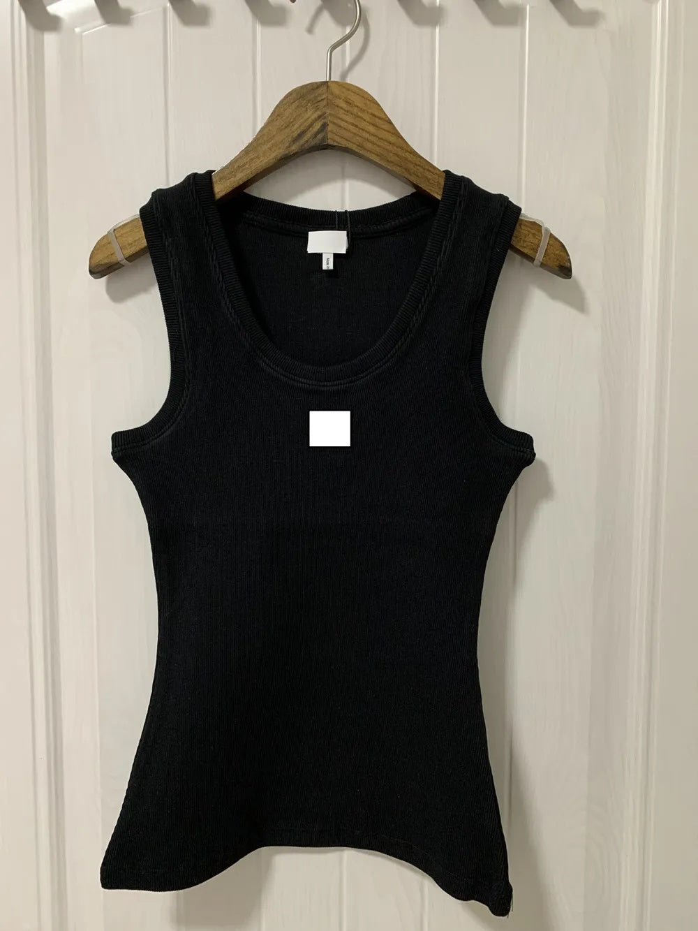 Loewetoply tshirt women Designer Tank Top Pullover Pure White Sleeveless Cropped Tanks Embroidered Letter Short Outfits Solid Elastic Backless Lowe