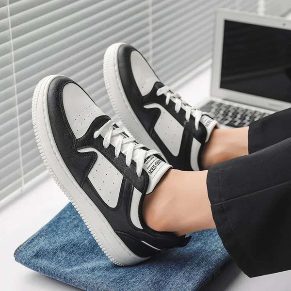 Men Skateboarding Sneaker Casual Leather Fashion Sports Women Comfortable Flat Slip-on White Shoes for Couple b1f24477