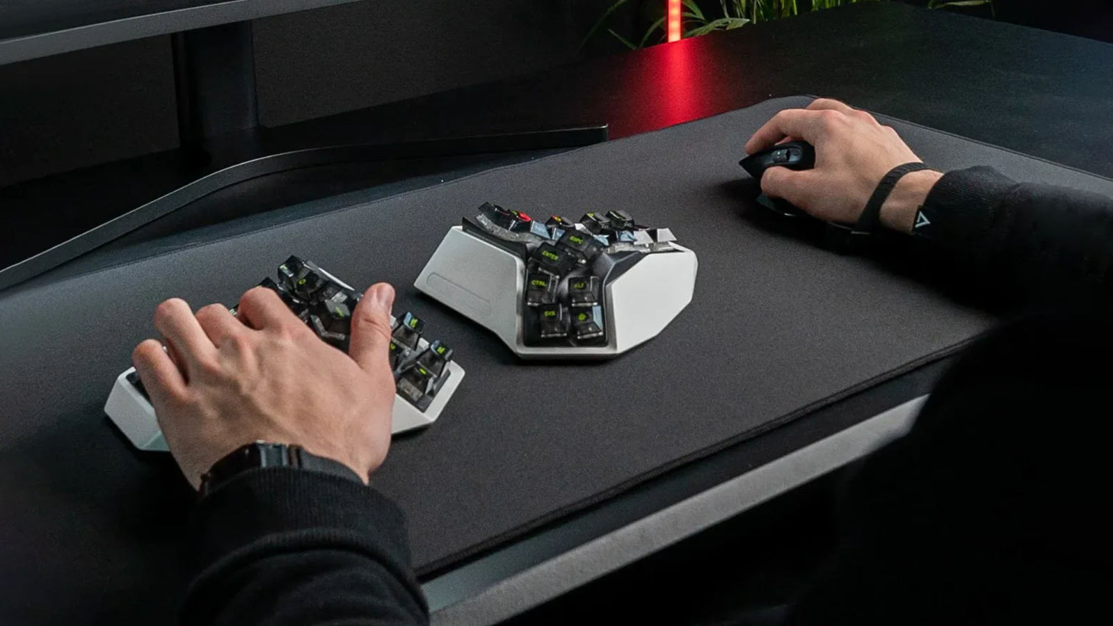 Deltahub Gaming Desk Pad Small - 35.4” x 11.8”