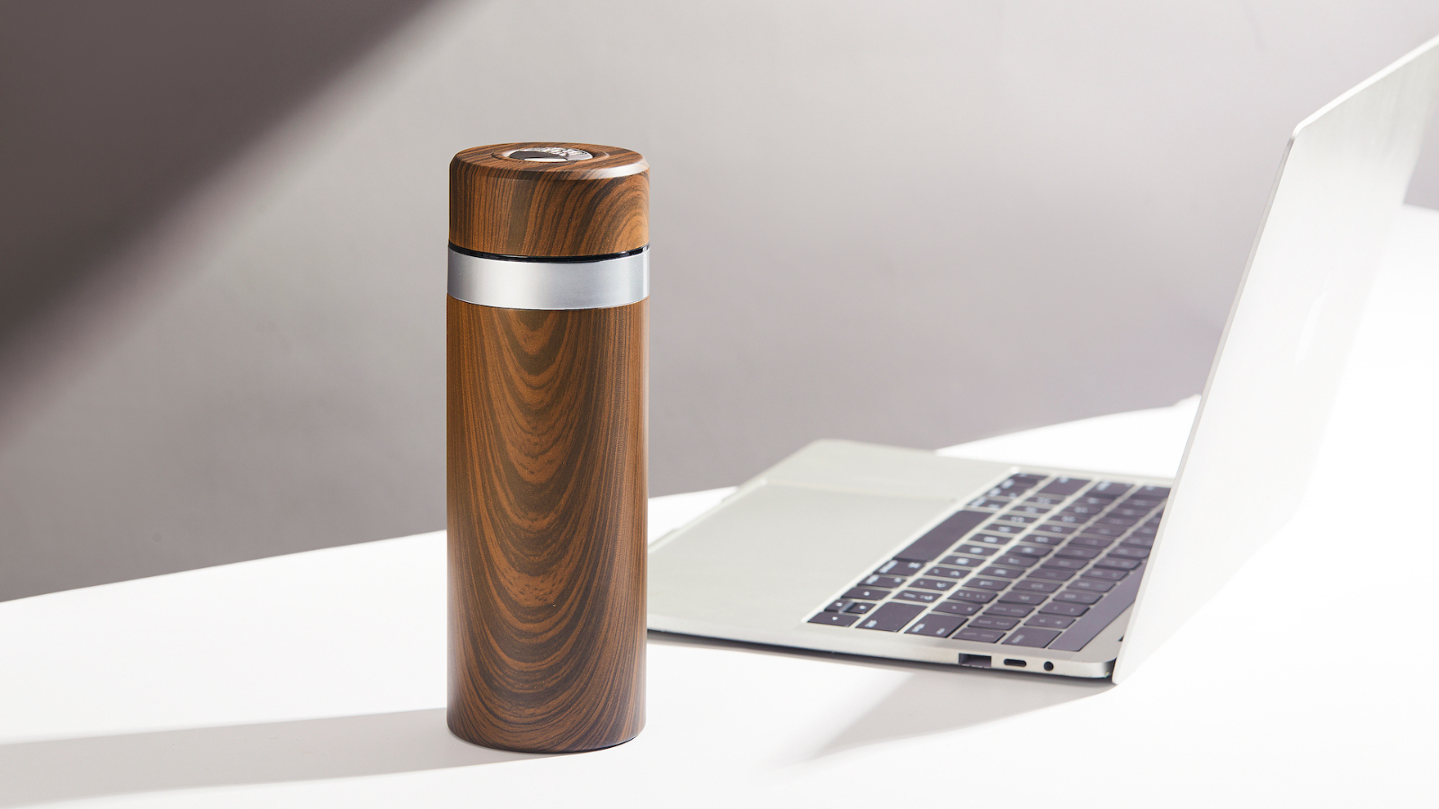 ACERA Stainless Steel Travel Mug: Tourmaline Glazed with Ceramic Core Walnut wood with Brown Crest