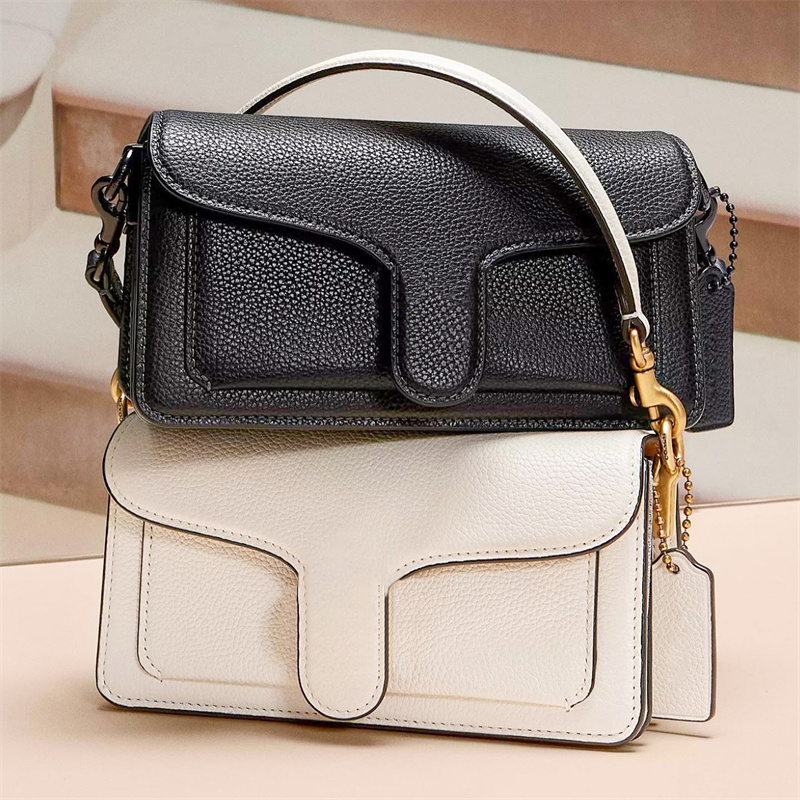 Fashion Genuine leather envelope bag Woman man clutch tote toiletry handbag crossbody wallet mirror quality shoulder bags luxury designer chain bagu