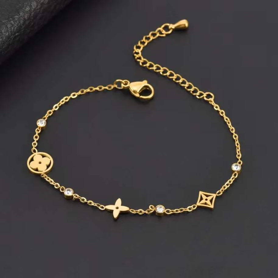 Fashion simple clover designer necklace bracelets for women stainless steel hollow lucky 4 leaf woman o cross chain choker necklaces bracelets jewel