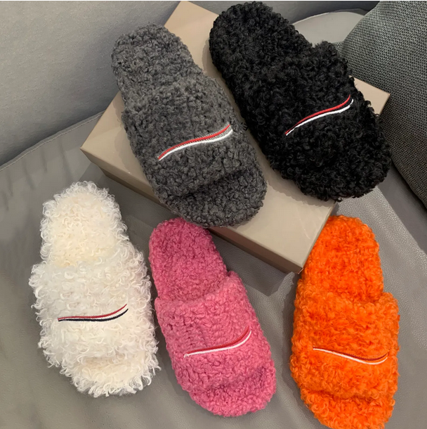 2024Luxury Slides Paris Designer men women Slippers Ladies Wool Winter Fur Fluffy Furry Warm Letters Sandals Comfortable Fuzzy Girl Flip Flop Slippe