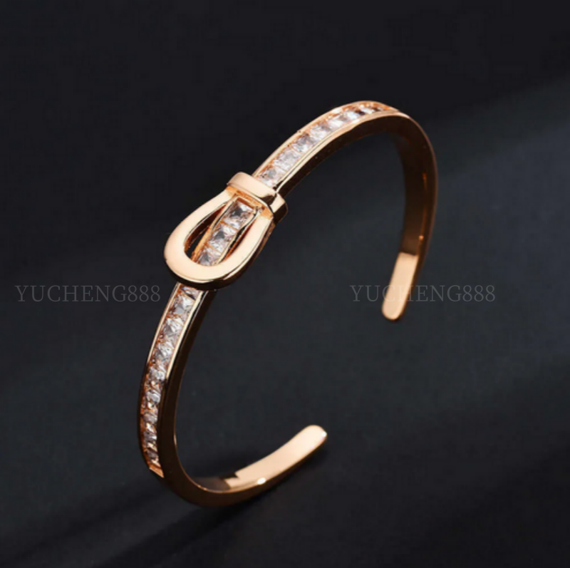 Gold-Plated Full Dia Belt Bracelet for Women French Style Personality Design Sense Light High-End Simple Fashion Versatile Hand Jewelry